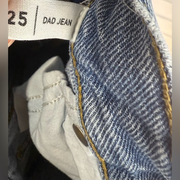 Pacsun women’s “dad jean” denim button fly jeans. Size 25 - Picture 2 of 6